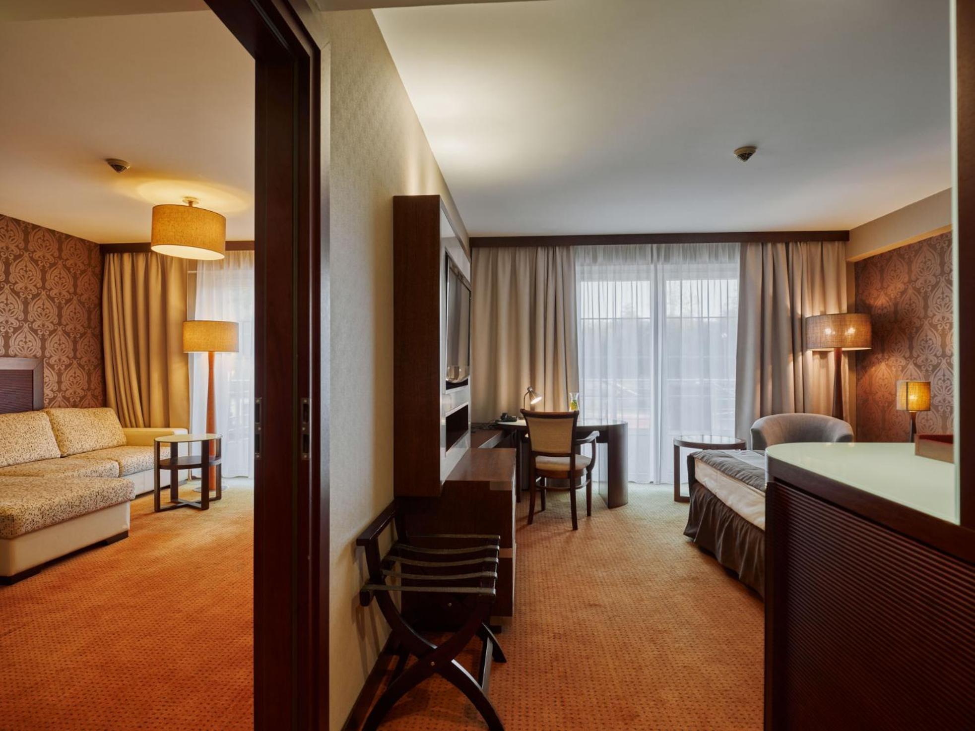 Hotel Verde Кошалин Экстерьер фото